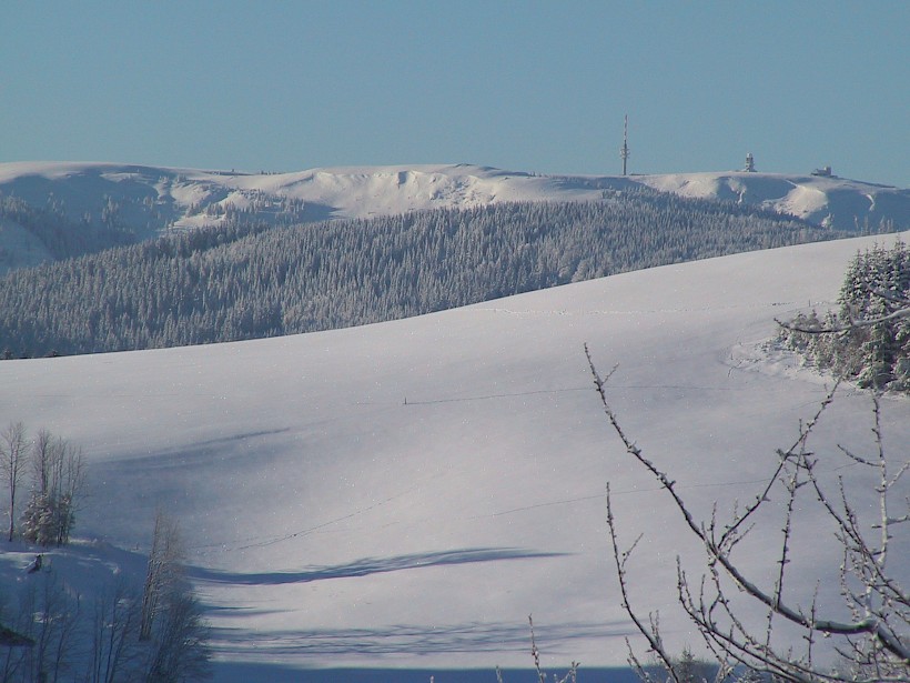 Breitnau im Winter mit Blick auf den Feldberg